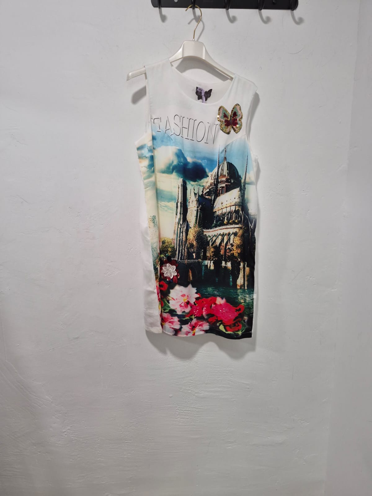 Vestido fondo blanco estampado talla M - Imagen 3